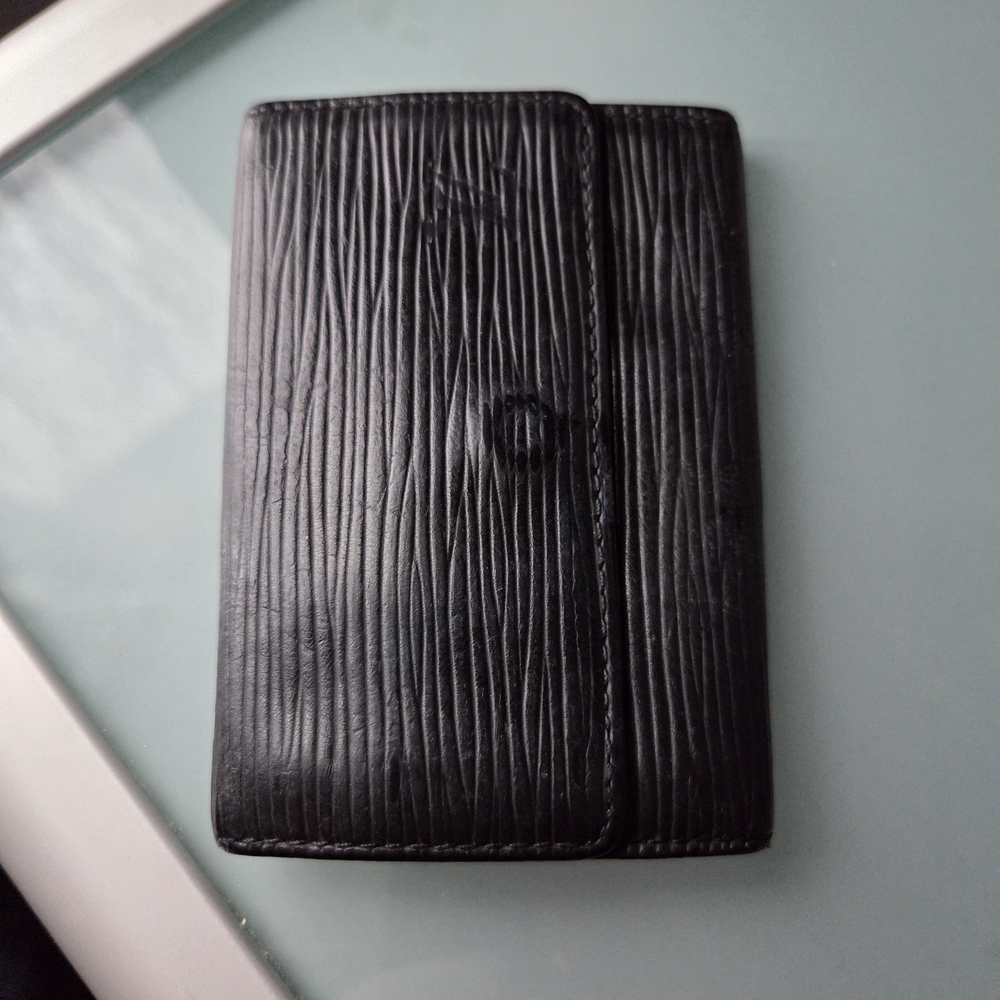 Authentic!!! Vintage! Black Epi Louis Vuitton Key and Card Holder 2003 - Picture 4 of 16